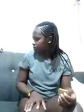 Snapshot of Sweetcecie01 chatting on 09.27.25 Sweetcecie01 online show from 09.27.25