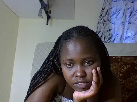 Snapshot of Sweetcecie01 chatting on 10.07.25 Sweetcecie01 online show from 10.07.25