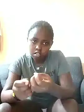 Snapshot of Sweetcecie01 chatting on 11.12.25 Sweetcecie01 online show from 11.12.25