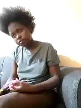 Snapshot of Sweetcecie01 chatting on 11.21.25 Sweetcecie01 online show from 11.21.25