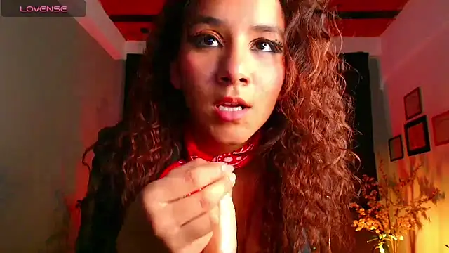Snapshot of PoisonIvy15_ chatting on 02.01.25 PoisonIvy15  online show from 02.01.25