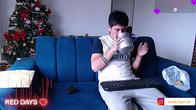 ashely ryan24 online show from 11.24.25