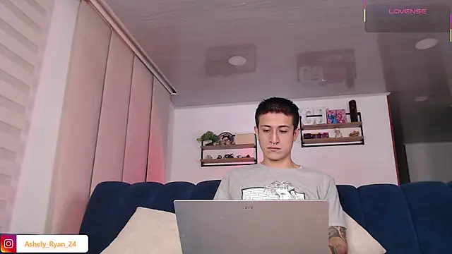 ashely ryan24 online show from 07.23.26