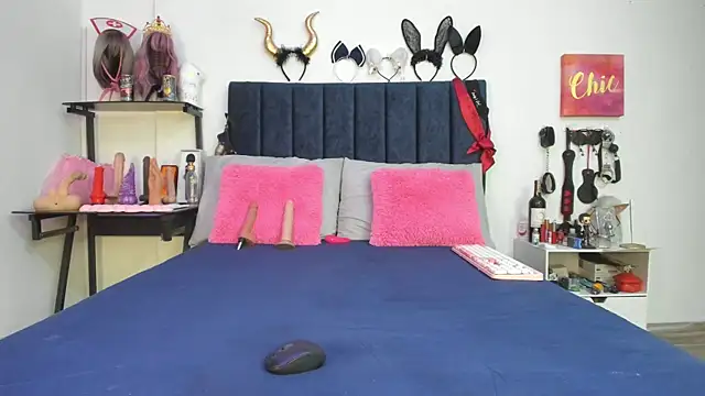 emmily giraldo online show from 11.13.25