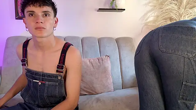 Snapshot of DeniseandDerek_time chatting on 01.16.25 DeniseandDerek time online show from 01.16.25