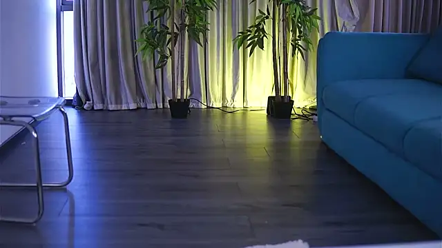 Snapshot of MissKiarra chatting on 03.08.25 MissKiarra online show from 03.08.25