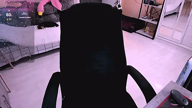 NaniMoore online show from 01.08.25