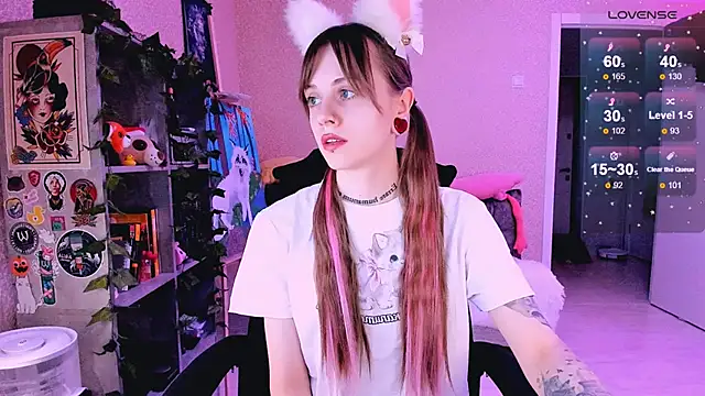 NaniMoore online show from 03.04.25