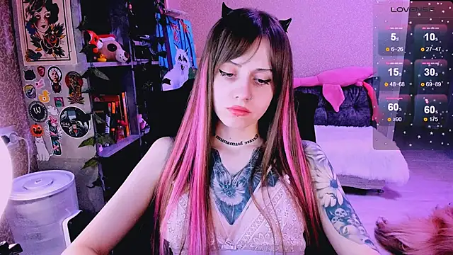 NaniMoore online show from 03.05.25