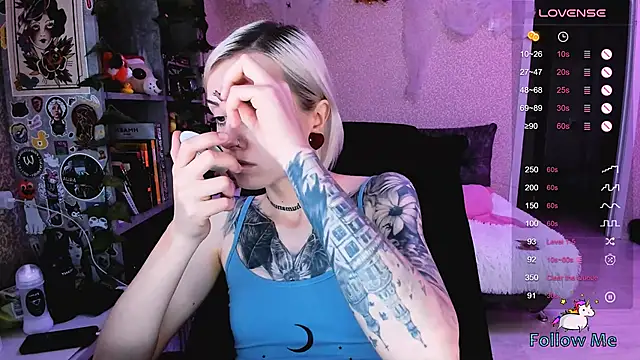 NaniMoore online show from 10.21.25