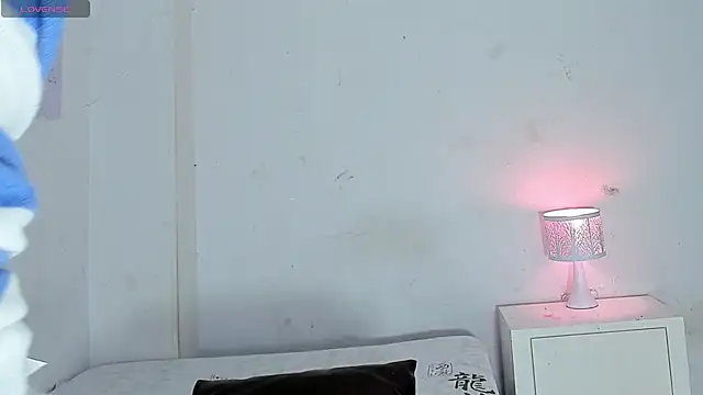 Snapshot of auroraa_sexy chatting on 09.10.25 auroraa sexy online show from 09.10.25