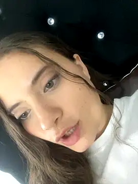 Snapshot of auroraa_sexy chatting on 10.15.25 auroraa sexy online show from 10.15.25