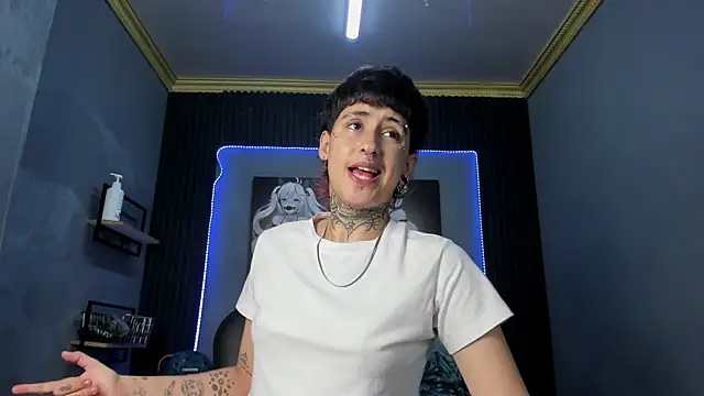 Snapshot of Ethan_lennox chatting on 11.18.25 Ethan lennox online show from 11.18.25