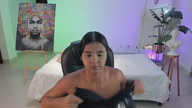 JANYLOVE   online show from 11.20.25