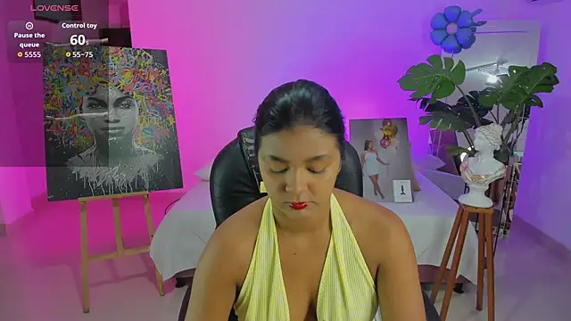 Snapshot of JANYLOVE__ chatting on 07.27.26 JANYLOVE online show from 07.27.26