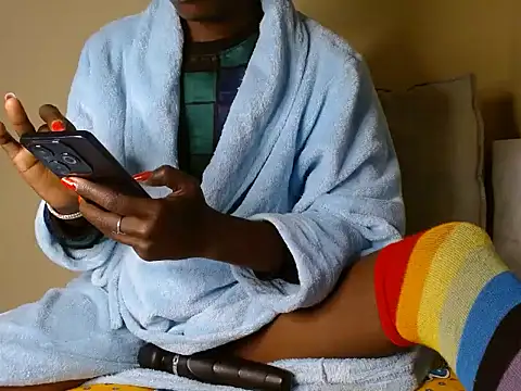 Snapshot of lavishh_linds chatting on 02.15.25 lavishh linds online show from 02.15.25