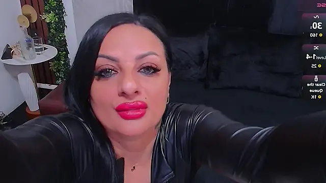 Snapshot of VixenSelena chatting on 11.28.25 VixenSelena online show from 11.28.25