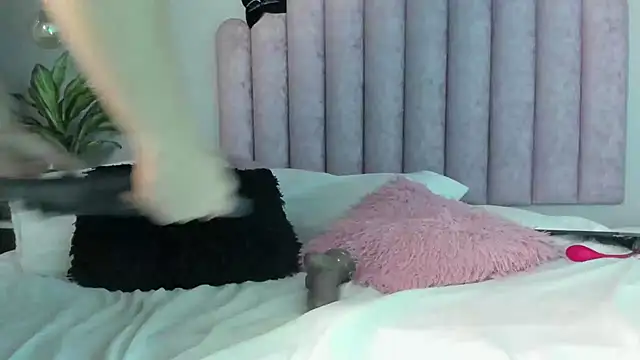 SusanBenett online show from 02.11.25