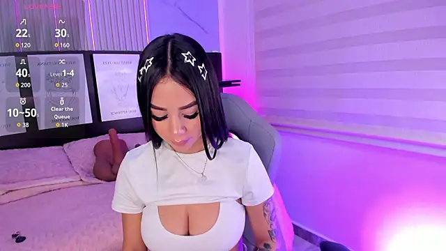 Snapshot of Violet_spencer chatting on 12.20.25 Violet spencer online show from 12.20.25