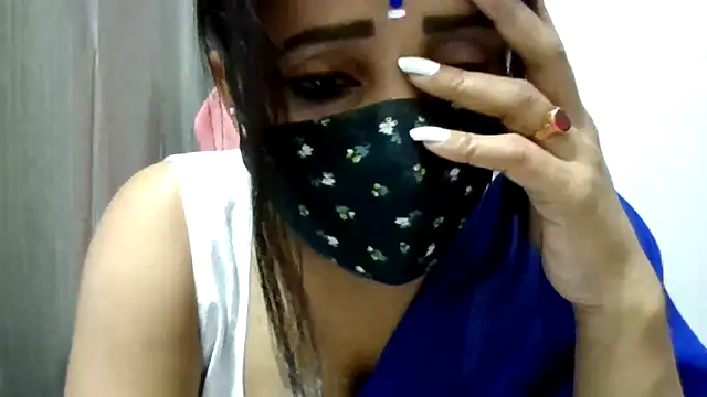 Queenhimanshi online show from 11.03.25