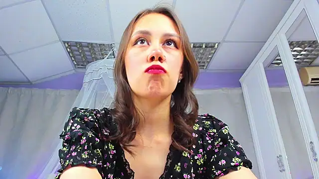 Snapshot of SofiaSolar chatting on 02.24.25 SofiaSolar online show from 02.24.25