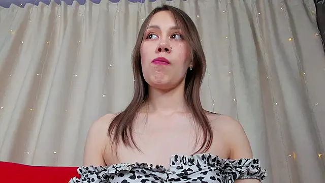 Snapshot of SofiaSolar chatting on 03.05.25 SofiaSolar online show from 03.05.25