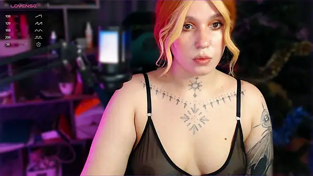 Snapshot of The_Full_Red_Moon chatting on 12.12.24 The Full Red Moon online show from 12.12.24