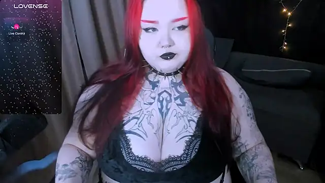 Snapshot of Gotic_Pie chatting on 10.12.25 Gotic Pie online show from 10.12.25