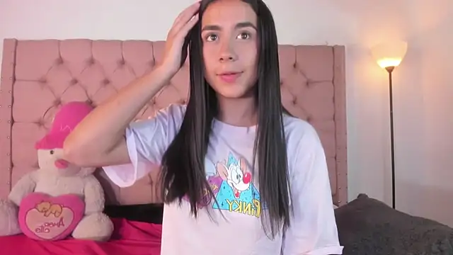 xanna sweet online show from 02.15.25