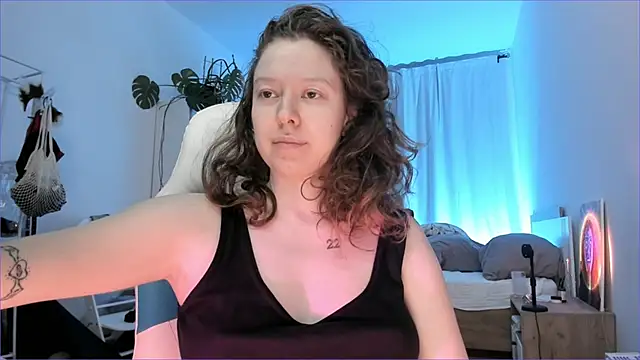 Viktoria Oliverr online show from 11.25.25