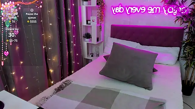 FeralPeach online show from 03.08.25