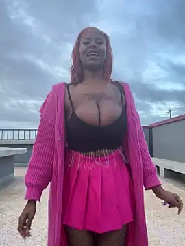 Snapshot of Rose_berry chatting on 10.29.25 Rose berry online show from 10.29.25