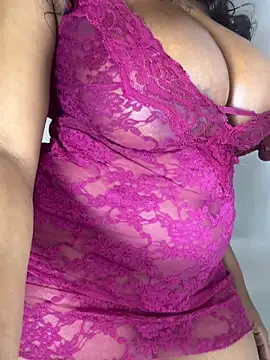 Snapshot of Rose_berry chatting on 11.03.25 Rose berry online show from 11.03.25