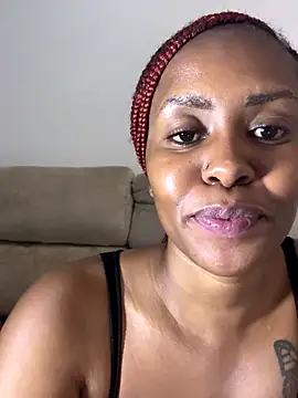 Snapshot of Rose_berry chatting on 11.16.25 Rose berry online show from 11.16.25