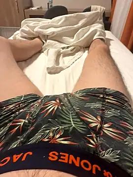 Snapshot of youngermansas chatting on 09.23.25 youngermansas online show from 09.23.25