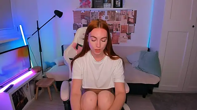 Mia Madden online show from 04.26.26