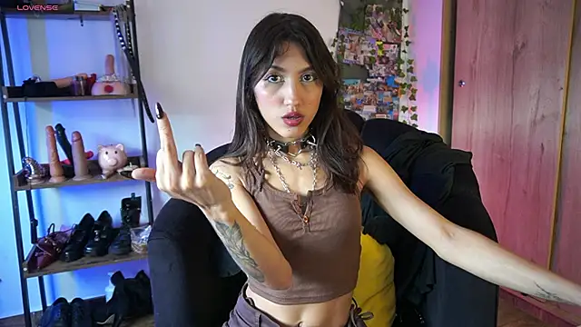 MissKorah online show from 11.19.25