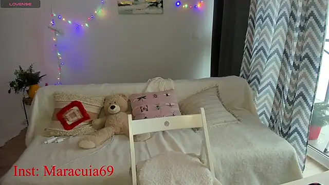 Snapshot of Marakuia054 chatting on 01.17.25 Marakuia054 online show from 01.17.25