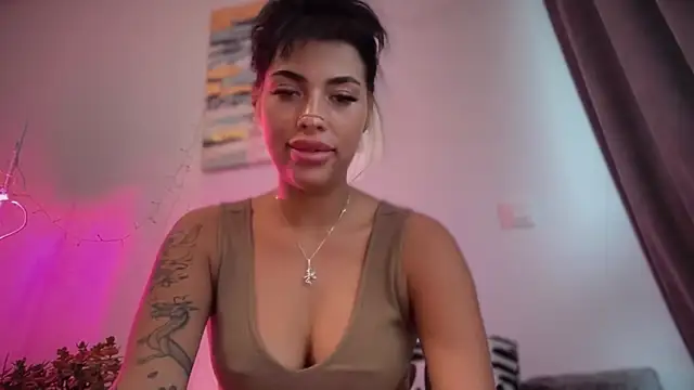 Snapshot of Marakuia054 chatting on 10.12.25 Marakuia054 online show from 10.12.25