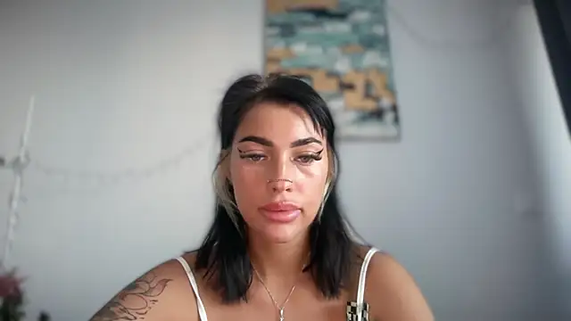 Snapshot of Marakuia054 chatting on 10.21.25 Marakuia054 online show from 10.21.25