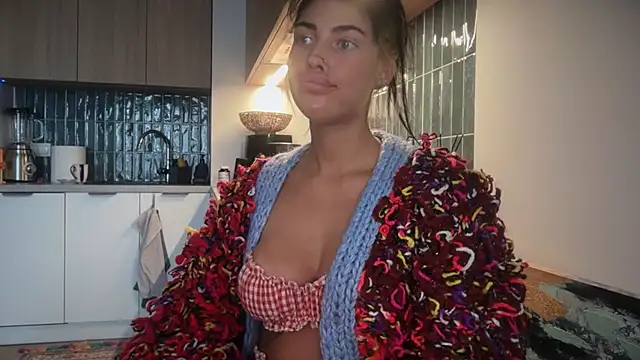 Snapshot of Marakuia054 chatting on 11.10.25 Marakuia054 online show from 11.10.25