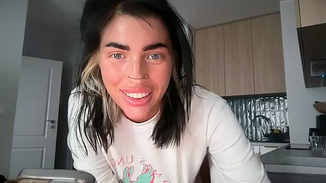 Snapshot of Marakuia054 chatting on 11.15.25 Marakuia054 online show from 11.15.25