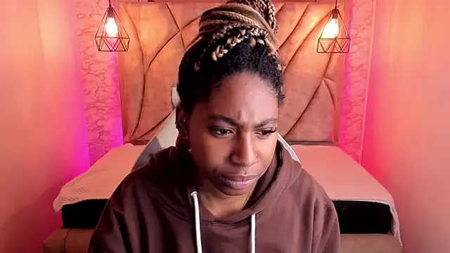 Queen perla  online show from 02.13.25