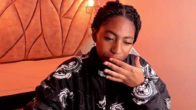 Queen perla  online show from 03.11.25