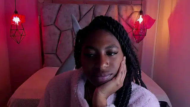 Queen perla  online show from 03.19.25