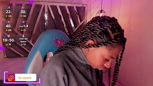 Queen perla  online show from 10.15.25