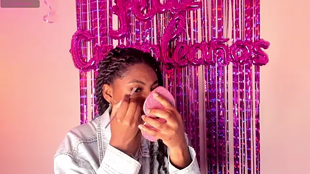 Queen perla  online show from 10.18.25