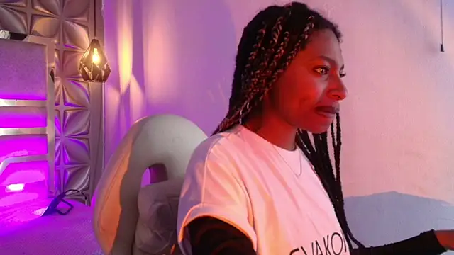 Queen perla  online show from 02.04.26