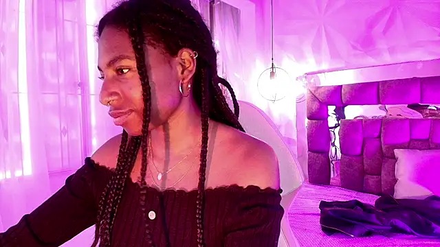 Queen perla  online show from 07.23.26