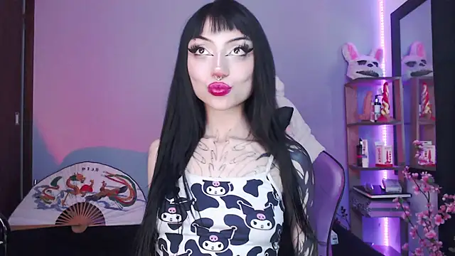 Snapshot of catipetite chatting on 01.30.25 catipetite online show from 01.30.25